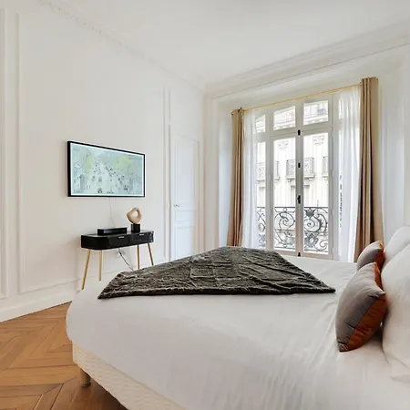 Eiffel Tower 5 Bedrooms 10 Guests With 2 Carpark Paříž