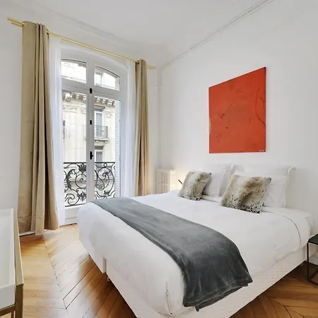 Eiffel Tower 5 Bedrooms 10 Guests With 2 Carpark