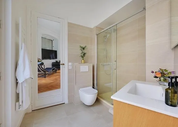 Eiffel Tower 5 Bedrooms 10 Guests With 2 Carpark 아파트 *