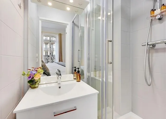 아파트 Eiffel Tower 5 Bedrooms 10 Guests With 2 Carpark 파리