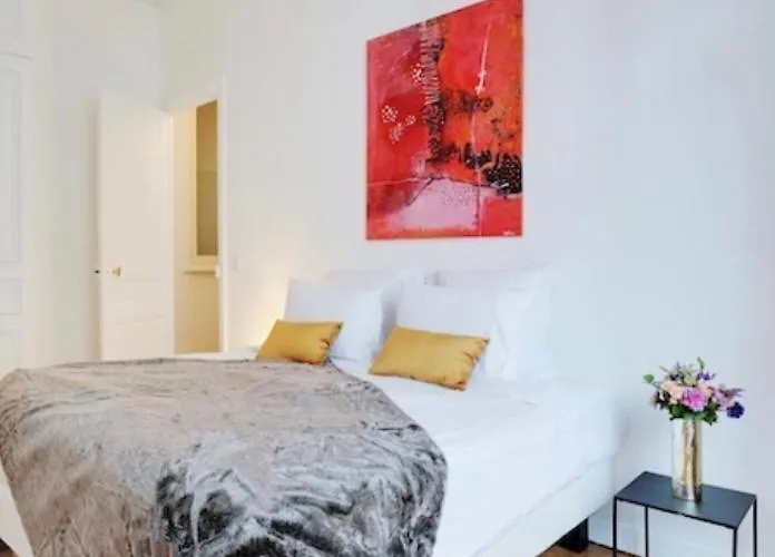 Eiffel Tower 5 Bedrooms 10 Guests With 2 Carpark 아파트 파리