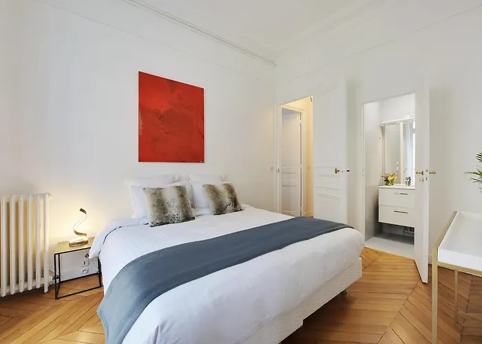 아파트 Eiffel Tower 5 Bedrooms 10 Guests With 2 Carpark 파리