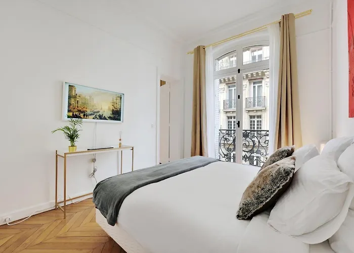 아파트 Eiffel Tower 5 Bedrooms 10 Guests With 2 Carpark *