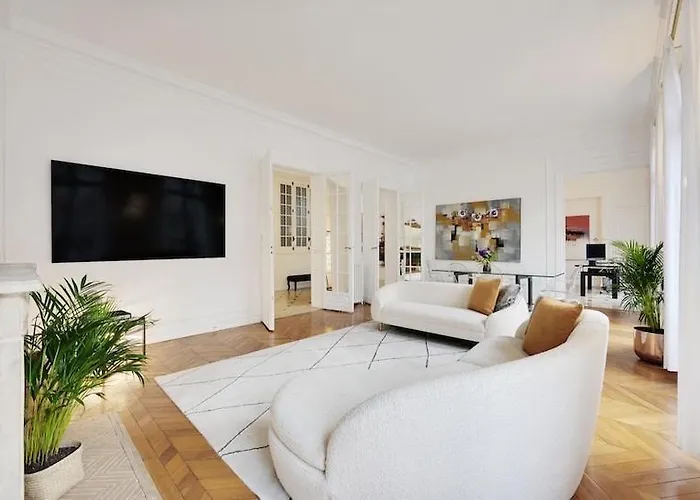 Eiffel Tower 5 Bedrooms 10 Guests With 2 Carpark * 파리